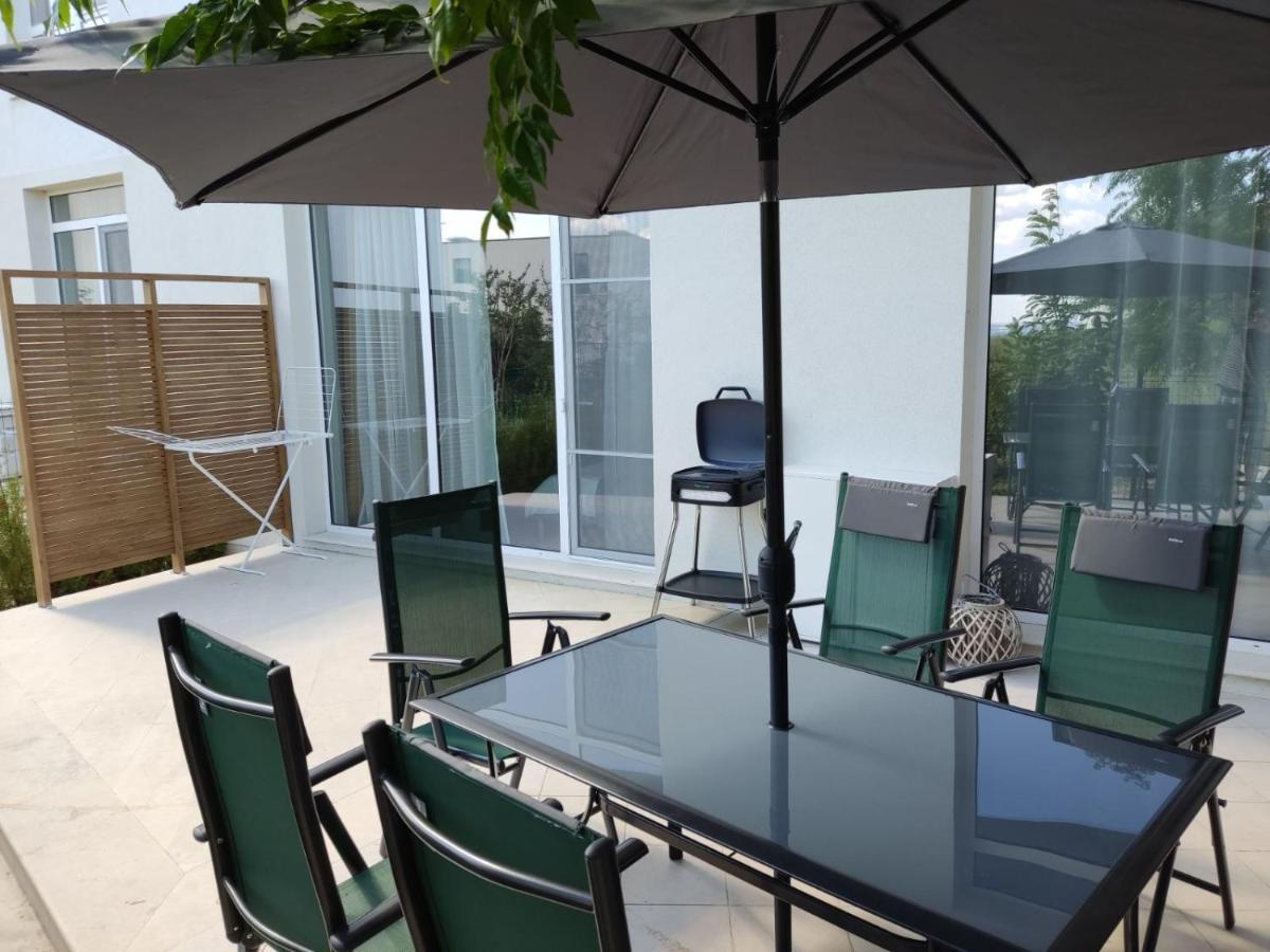 Las Brisas Garden Apartment Burgas Stad Buitenkant foto